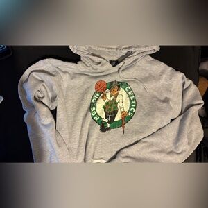 Boston Celltic crop top sweatshirt, size medium new without tags